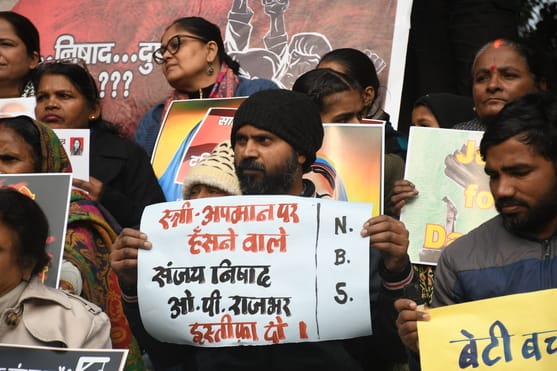 महिलाओं के खिलाफ हो रही हिंसा और नफरत की राजनीति के विरोध में शनिवार को महिला व छात्र संगठनों न
