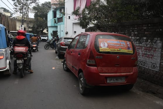 राजधानी में शनिवार को कई इलाकों में लोग जाम से जूझे। राजधानी में शनिवार को कई इलाकों में लोग जाम से जूझे।