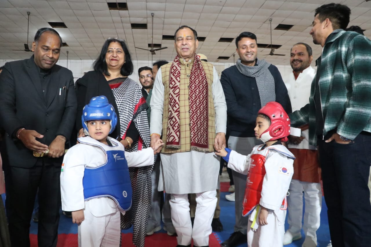 सोनीपतके एसएमहिंदू वरिष्ठ माध्यमिक विद्यालयमें एनएसएस शिविर में पहुंंचे मोहन लाल बड़ौली। स्रोत सोनीपतके एसएमहिंदू वरिष्ठ माध्यमिक विद्यालयमें एनएसएस शिविर में पहुंंचे मोहन लाल बड़ौली। स्रोत