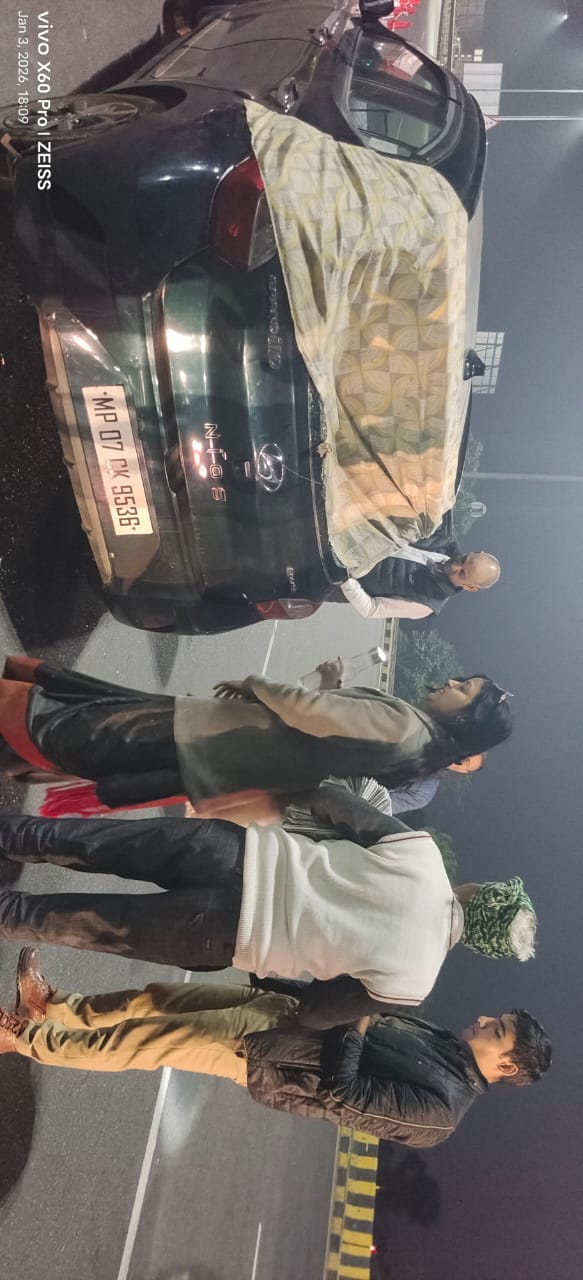देखती रही अछनेरा पुलिस, टोल कर्मी करते रहे पर्यटक महिला से अभद्रता, महिला ने 112 पर शिकायत जबरद देखती रही अछनेरा पुलिस, टोल कर्मी करते रहे पर्यटक महिला से अभद्रता, महिला ने 112 पर शिकायत जबरद
