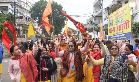 धूमधाम से निकाली बाबा महाकाल की ध्वजा यात्रा धूमधाम से निकाली बाबा महाकाल की ध्वजा यात्रा