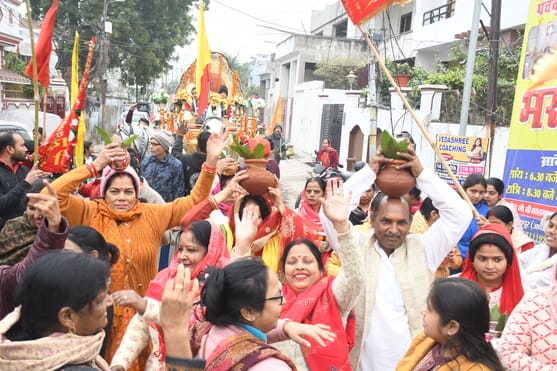 धूमधाम से निकाली बाबा महाकाल की ध्वजा यात्रा धूमधाम से निकाली बाबा महाकाल की ध्वजा यात्रा