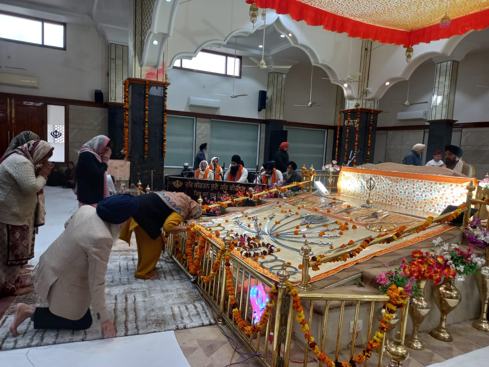 अंबाला छावनी के गोबिंद नगर स्थित गुरुद्वारा साहिब में संगत नाम सिमरण करते हुए। संवाद अंबाला छावनी के गोबिंद नगर स्थित गुरुद्वारा साहिब में संगत नाम सिमरण करते हुए। संवाद