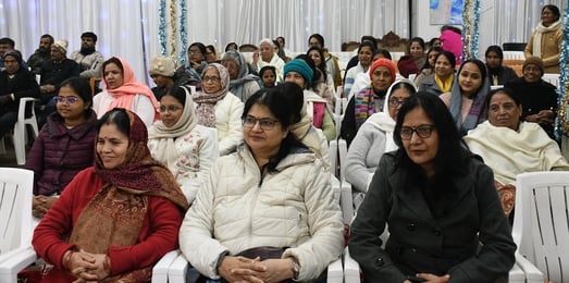 गोमतीनगर के विपुलखंड सि्थत आत्मचिंतन भवन में रविवार को ब्रह्माकुमारीज की ओर से दिव्य ज्ञान संदे गोमतीनगर के विपुलखंड सि्थत आत्मचिंतन भवन में रविवार को ब्रह्माकुमारीज की ओर से दिव्य ज्ञान संदे