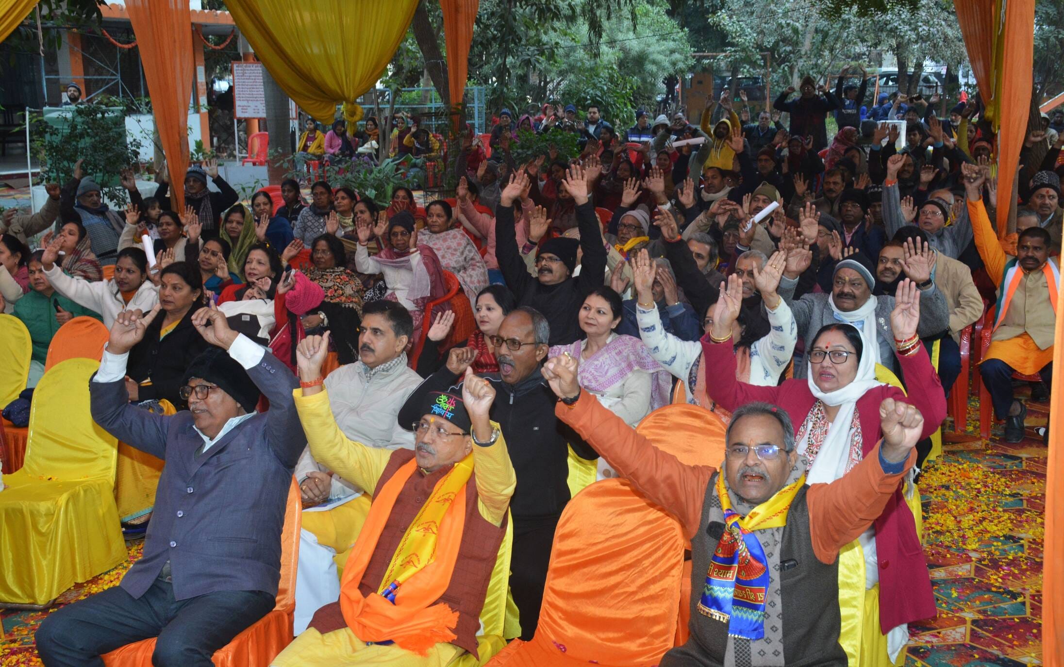 कृष्णानगर के इंद्रलोक कॉलोनी सि्थत इंद्रेश्वर महादेव मंदिर में रविवार को विराट हिंदू सम्मेलन ह कृष्णानगर के इंद्रलोक कॉलोनी सि्थत इंद्रेश्वर महादेव मंदिर में रविवार को विराट हिंदू सम्मेलन ह