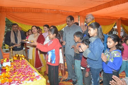 कृष्णानगर के इंद्रलोक कॉलोनी सि्थत इंद्रेश्वर महादेव मंदिर में रविवार को विराट हिंदू सम्मेलन ह कृष्णानगर के इंद्रलोक कॉलोनी सि्थत इंद्रेश्वर महादेव मंदिर में रविवार को विराट हिंदू सम्मेलन ह