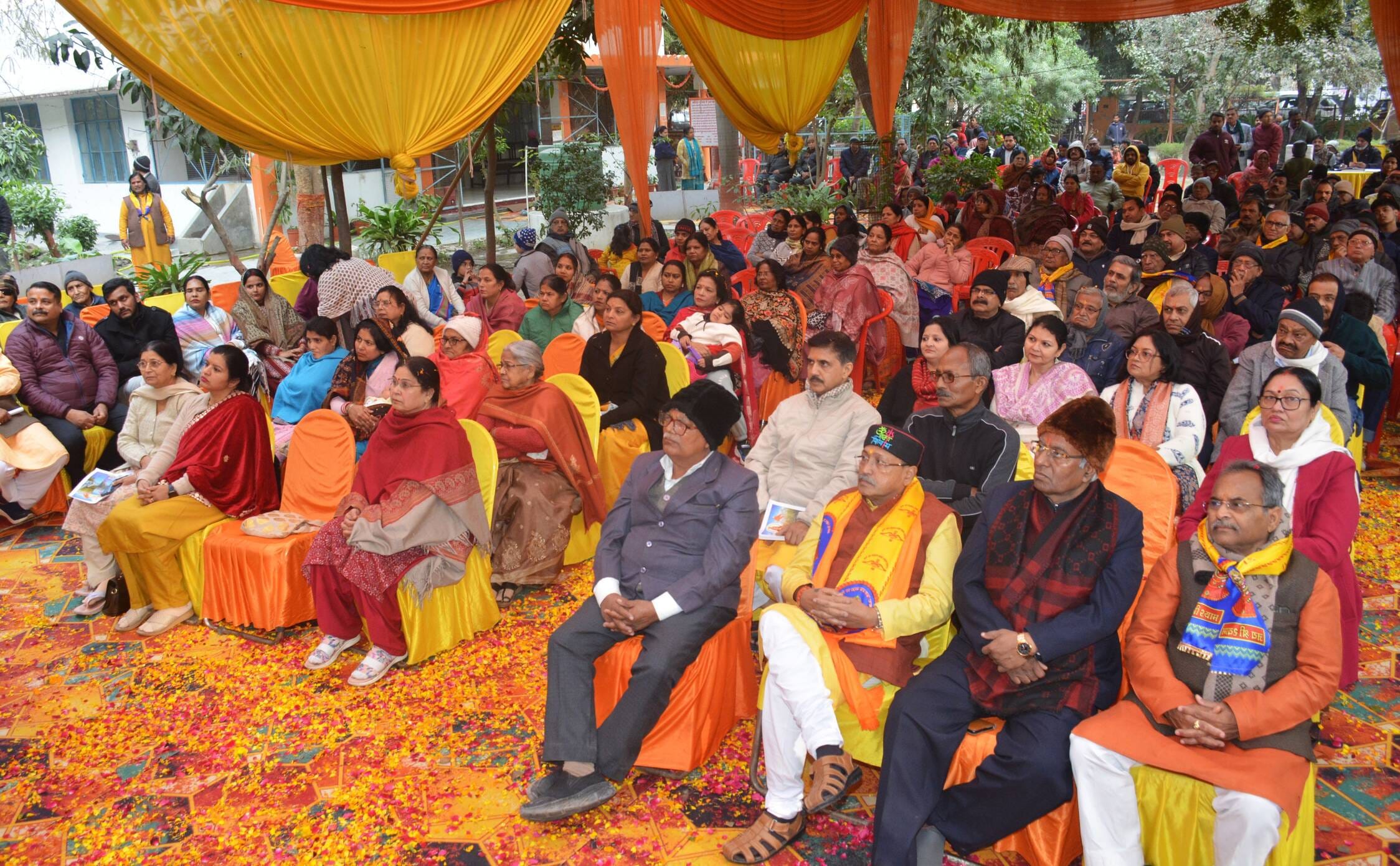 कृष्णानगर के इंद्रलोक कॉलोनी सि्थत इंद्रेश्वर महादेव मंदिर में रविवार को विराट हिंदू सम्मेलन ह कृष्णानगर के इंद्रलोक कॉलोनी सि्थत इंद्रेश्वर महादेव मंदिर में रविवार को विराट हिंदू सम्मेलन ह