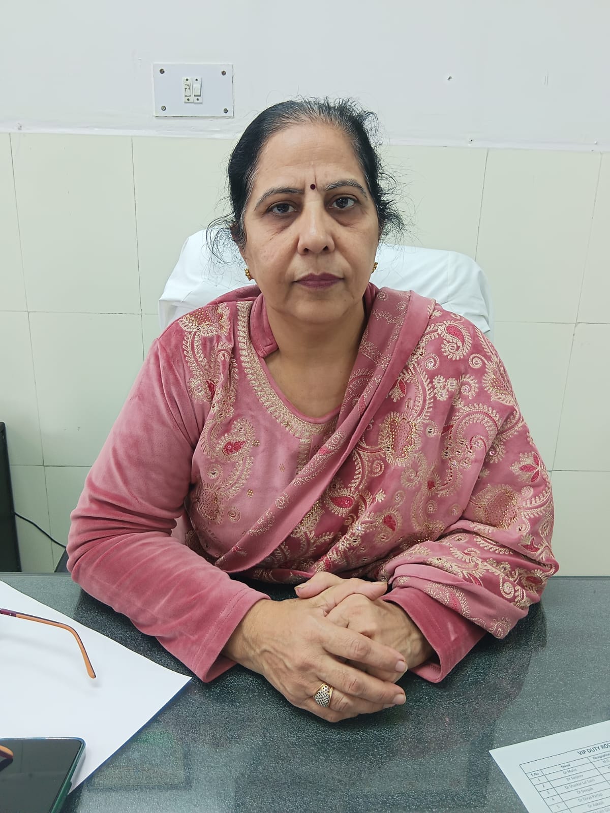 नागरिक अस्पताल के वार्ड में भर्ती मरीज। संवाद नागरिक अस्पताल के वार्ड में भर्ती मरीज। संवाद