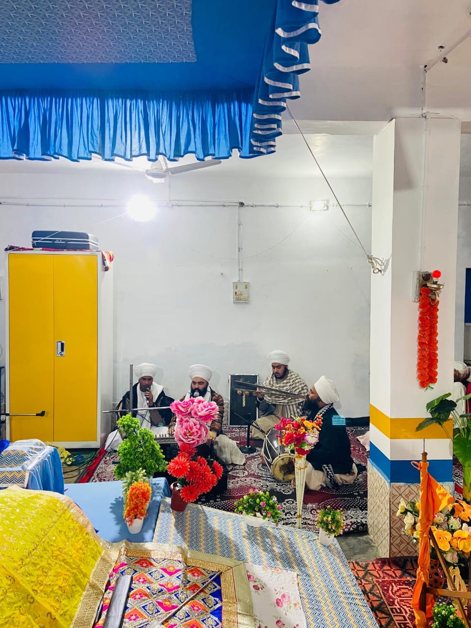 पलिया गुरुद्वारा में शामिल महिला संगत। संवाद पलिया गुरुद्वारा में शामिल महिला संगत। संवाद
