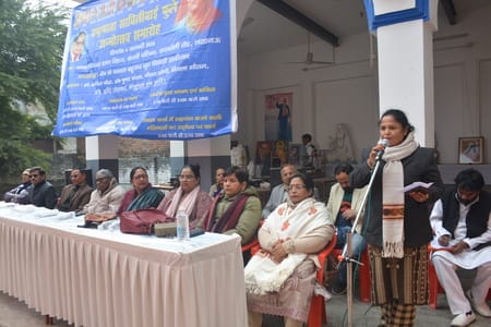 सावित्री बाई फुले की जयंती रविवार को रायबरेली रोड स्थित संत रविदास ज्ञान विहार कल्ली पश्चिम में