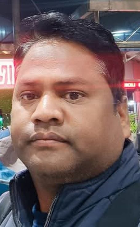 शहर में सड़कों पर घुमते कुत्ते। संवाद