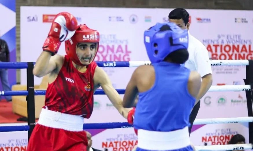 18...सीनियर नेशनल बाक्सिंग प्रतियोगिता में खेलता अमित पंघाल। स्रोत : सोशल मीडिया