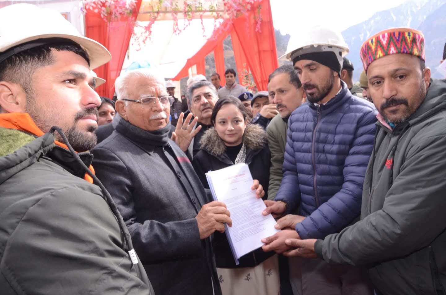 केंद्रीय बिजली मंत्री मनोहर लाल खट्टर ने किश्तवाड़ की प्रमुख जलविद्युत परियोजनाओं का दौरा किया,