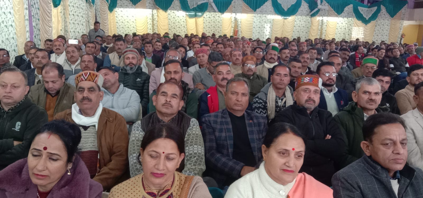 नाहन में जिला स्तरीय संगम शिक्षा व्यवस्था सम्मेलन में शिक्षकों को संबोधित करते शिक्षा मंत्री रो नाहन में जिला स्तरीय संगम शिक्षा व्यवस्था सम्मेलन में शिक्षकों को संबोधित करते शिक्षा मंत्री रो