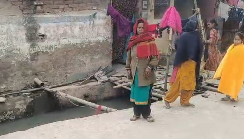 नाले में जलापूर्ति योजना नाले में जलापूर्ति योजना