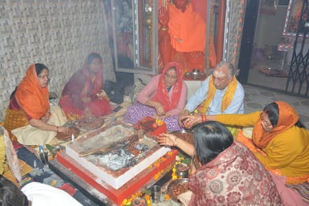 राजेंद्रनगर सि्थत श्री महाकाल मंदिर में पंचकुंडीय यज्ञ का सोमवार को समापन हुआ। राजेंद्रनगर सि्थत श्री महाकाल मंदिर में पंचकुंडीय यज्ञ का सोमवार को समापन हुआ।