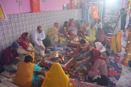 राजेंद्रनगर सि्थत श्री महाकाल मंदिर में पंचकुंडीय यज्ञ का सोमवार को समापन हुआ। राजेंद्रनगर सि्थत श्री महाकाल मंदिर में पंचकुंडीय यज्ञ का सोमवार को समापन हुआ।