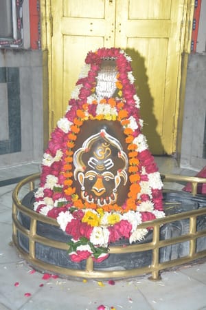 राजेंद्रनगर सि्थत श्री महाकाल मंदिर में पंचकुंडीय यज्ञ का सोमवार को समापन हुआ। राजेंद्रनगर सि्थत श्री महाकाल मंदिर में पंचकुंडीय यज्ञ का सोमवार को समापन हुआ।