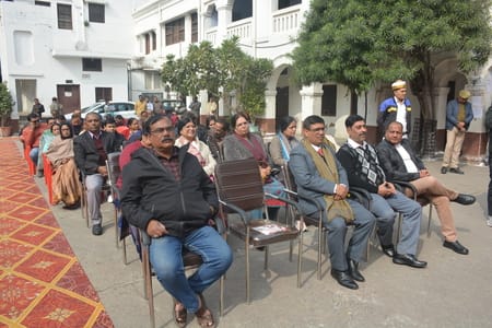 राजधानी स्थित विद्यांत हिंदू पीजी कॉलेज, विद्यांत इंटर कॉलेज और विद्यांत प्राइमरी विद्यालय में 