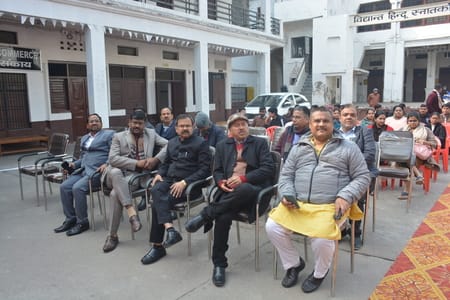 राजधानी स्थित विद्यांत हिंदू पीजी कॉलेज, विद्यांत इंटर कॉलेज और विद्यांत प्राइमरी विद्यालय में 