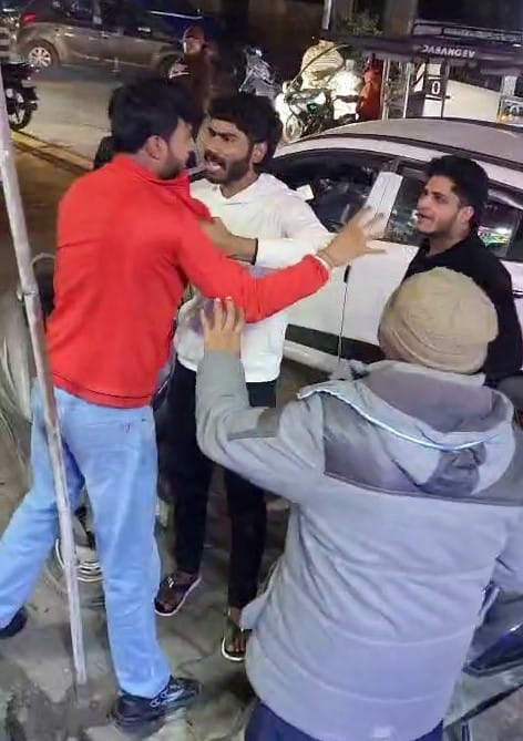 सोनीपत में अपहरण की घटना के बारे में जानकारी देते सामाजिक कार्यकर्ता विमल किशोर। स्रोत: वीडियो 