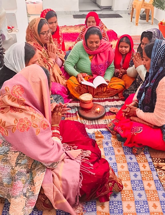बिल्सी सकट चौथ पर संतान की दीर्घायु की कामना करते लोग। संवाद बिल्सी सकट चौथ पर संतान की दीर्घायु की कामना करते लोग। संवाद