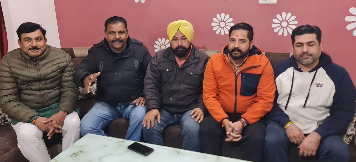 बराड़ा में होने वाले कार्यक्रम को लेकर बैठक करते  राष्ट्र जागरण मंच ट्रस्ट के पदाधिकारी। संवाद