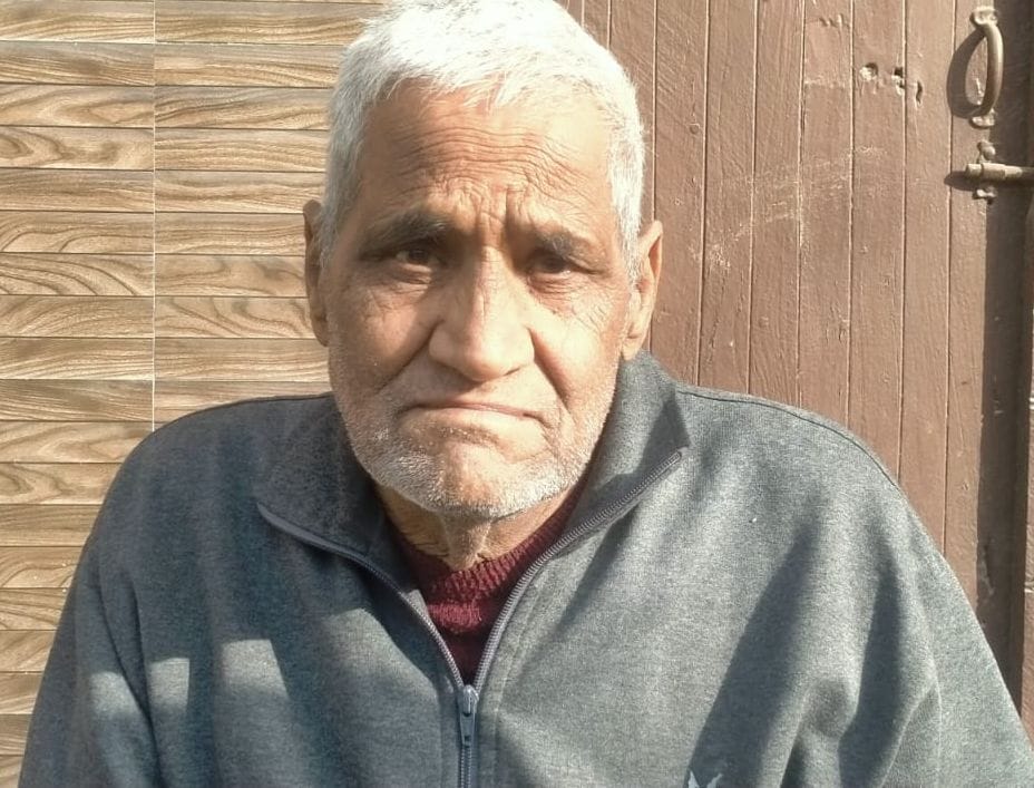 फोटो संख्या:74- टैंक में पानी में जमा शैवाल व गंदगी---संवाद फोटो संख्या:74- टैंक में पानी में जमा शैवाल व गंदगी---संवाद