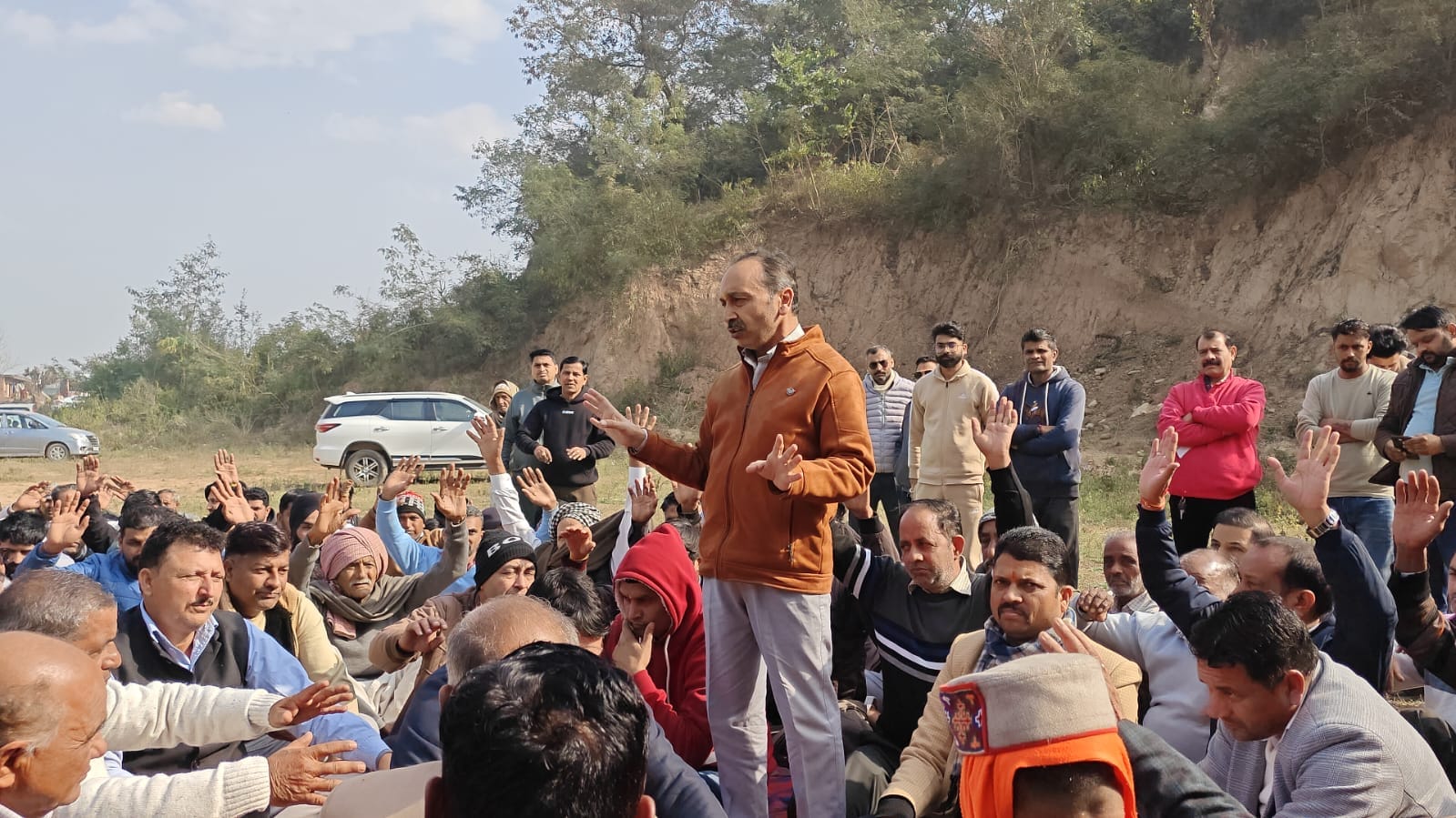 ग्राम पंचायत हरिपुर सडौली के शीतलपुर में चंडीगढ़ की तर्ज पर हिमाचल में नया शहर बसाने का विरो ग्राम पंचायत हरिपुर सडौली के शीतलपुर में चंडीगढ़ की तर्ज पर हिमाचल में नया शहर बसाने का विरो