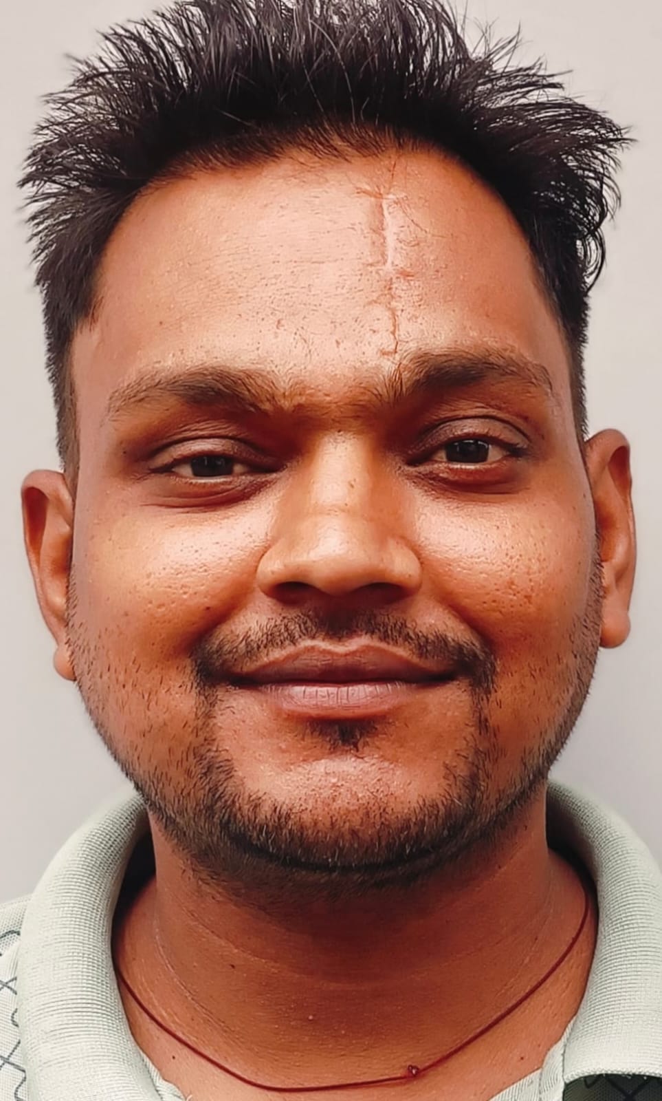 नौरंगाबाद के मुख्य रास्ते पर नगर पालिका के टूटे पाइप में बंधी रबर। संवाद