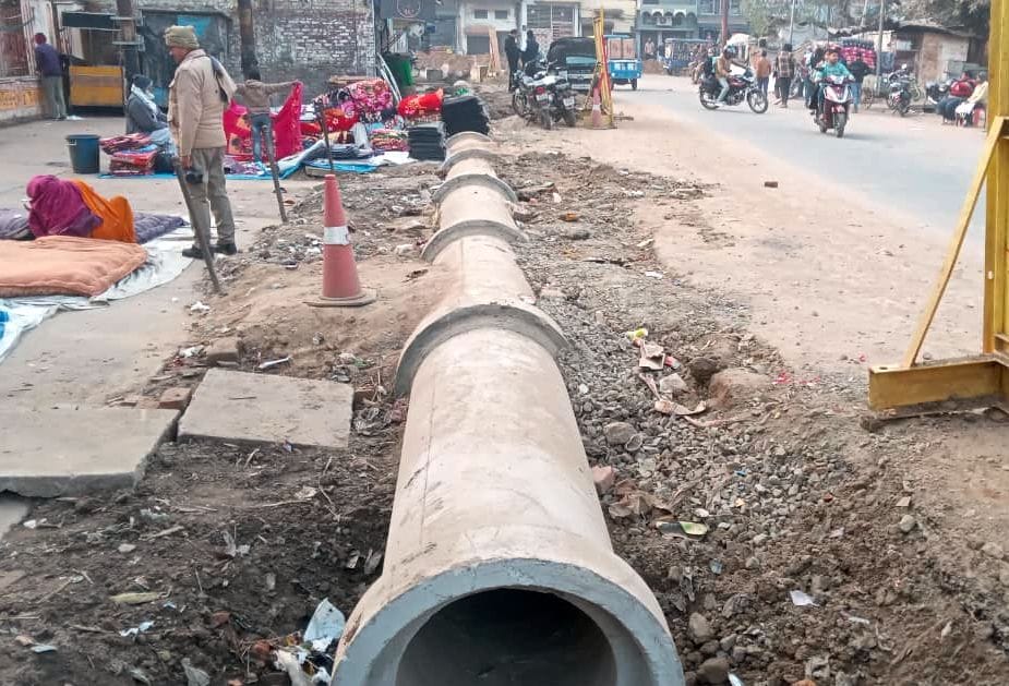 पंकज सक्सेना। पंकज सक्सेना।
