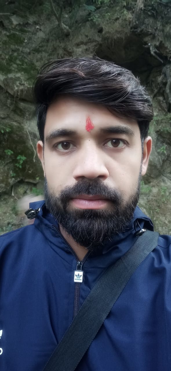 स्टेडियम रूम की टूटी खिलड़ी। संवाद स्टेडियम रूम की टूटी खिलड़ी। संवाद