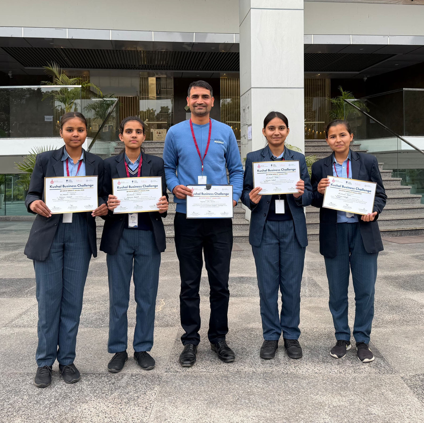 7केएलटी1: प्रदेश स्तर पर केबीसी-2.0 प्रतियोगिता में पुरस्कृत होती कलायत की छात्राएं 7केएलटी1: प्रदेश स्तर पर केबीसी-2.0 प्रतियोगिता में पुरस्कृत होती कलायत की छात्राएं