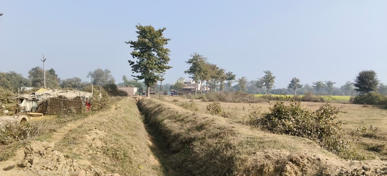 फोटो 6- ओहन नहर की बछरन गांव की टूटी नहर। संवाद। फोटो 6- ओहन नहर की बछरन गांव की टूटी नहर। संवाद।