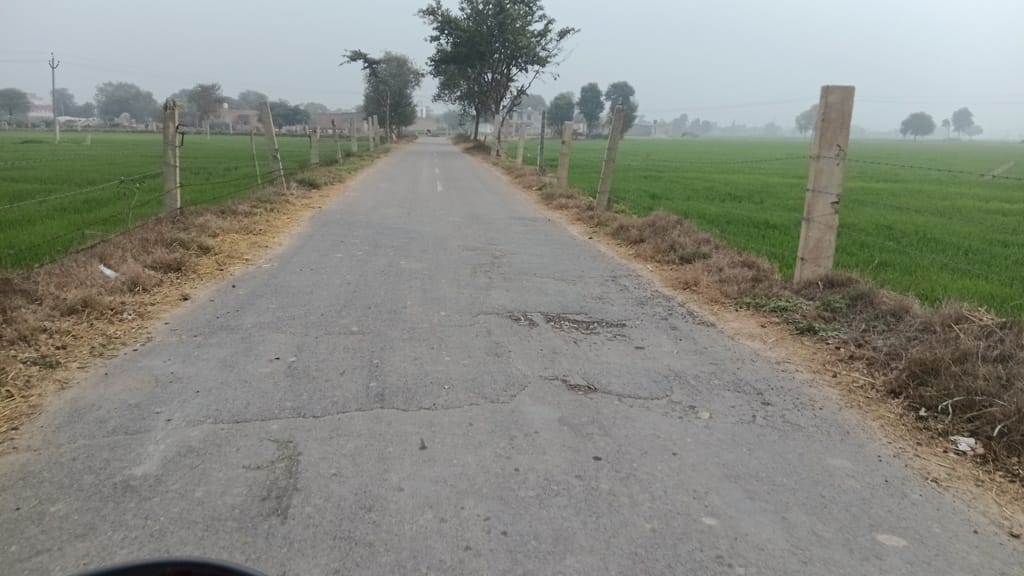 फतेहाबाद के राष्ट्रीय राजमार्ग संख्या 9 पर नहीं है सफेद पट्टी। संवाद
