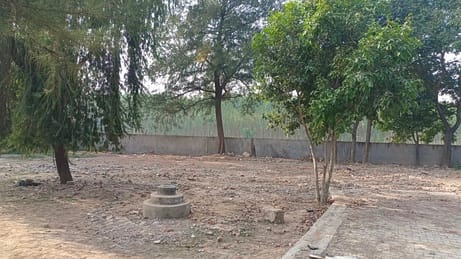 जिला शिक्षा सदन।