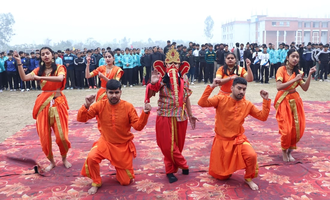 जीत की जद्दोजहद... बिजनौर में विवेक यूनिवर्सिटी में चल रही हैंडबॉल प्रतियोगिता में गोल करने के जीत की जद्दोजहद... बिजनौर में विवेक यूनिवर्सिटी में चल रही हैंडबॉल प्रतियोगिता में गोल करने के