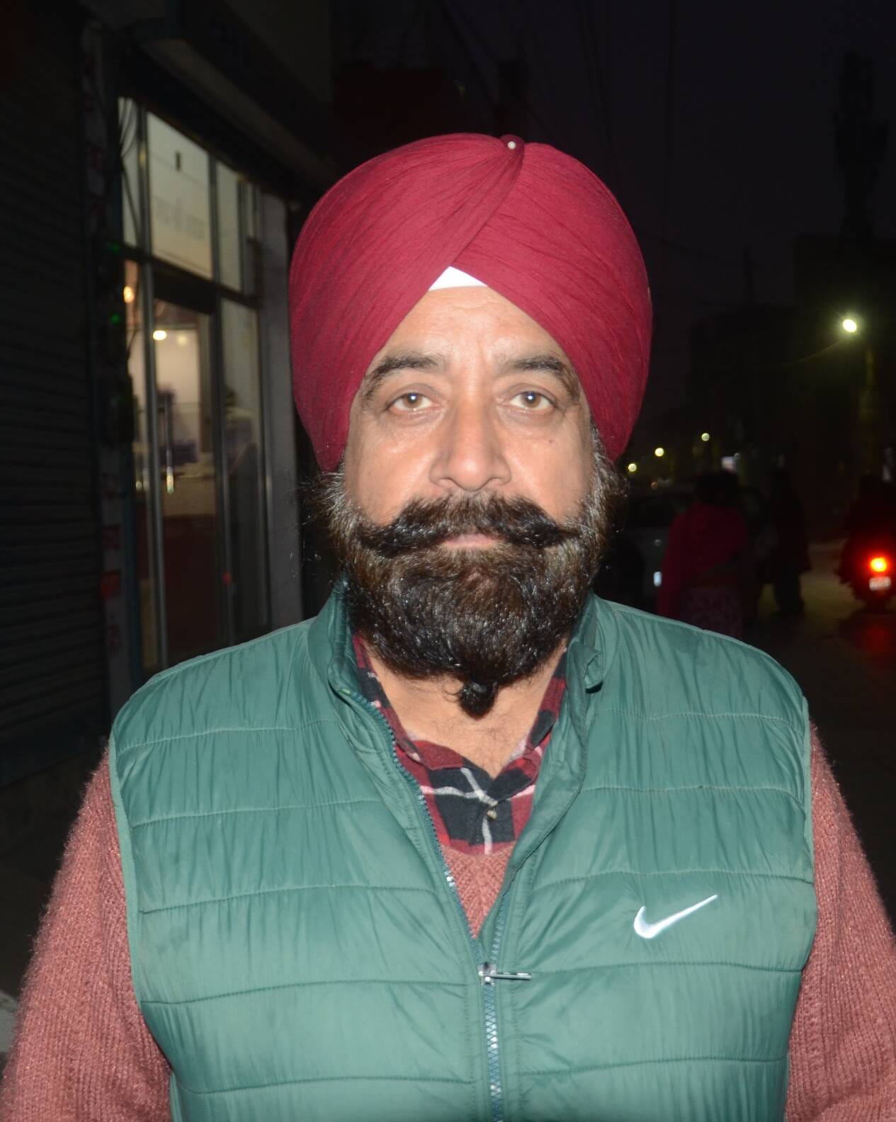 महेश नगर स्थित शास्त्री नगर में नाले के ऊपर से गुजर रही प्लास्टिक की पेयजल लाइन। संवाद महेश नगर स्थित शास्त्री नगर में नाले के ऊपर से गुजर रही प्लास्टिक की पेयजल लाइन। संवाद