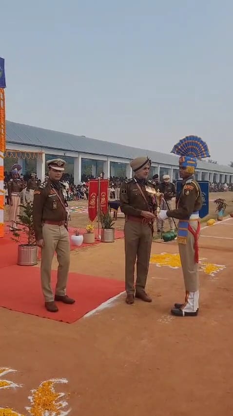 सीआरपीएफ कैंप में दीक्षांत समारोह का हुआ आयोजन