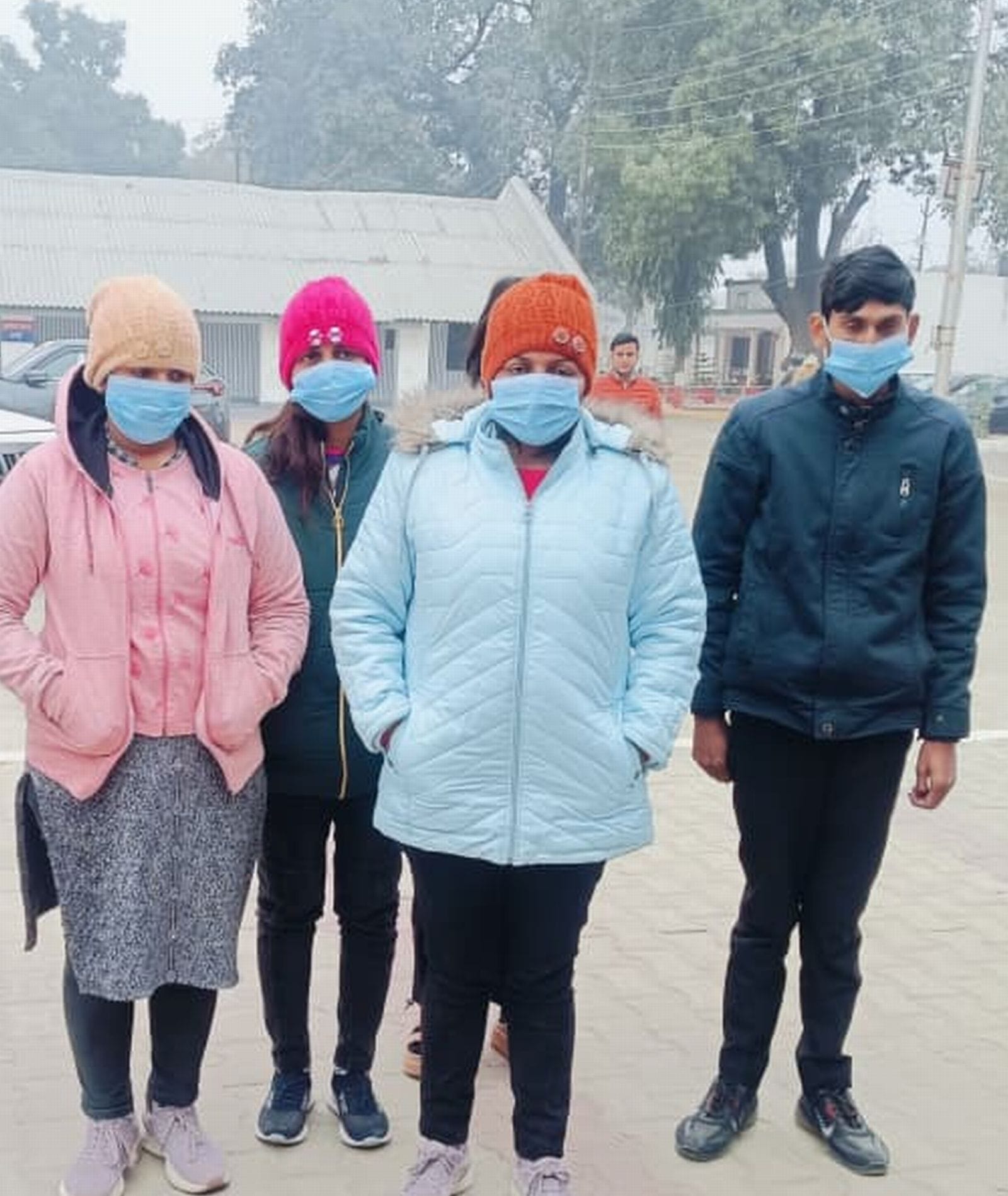 साइबर थाना पुलिस ने ठगों से किया गया माल। स्रोत-पुलिस