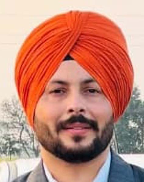 डोनाल्ड ट्रंप के साथ भोज में शामिल नक्षत्र सिंह चंदी दाईं तरफ : स्रोत परिजन