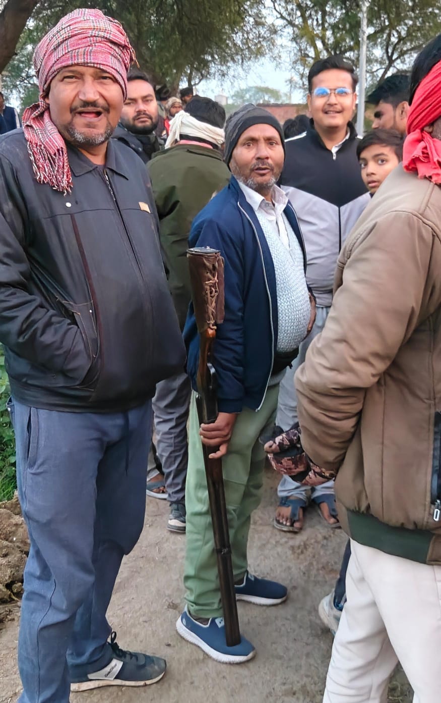 फोटो - 21 ग्रामीणों के कैमरे में कैद तेंदुए की फोटो। स्रोत ग्रामीण