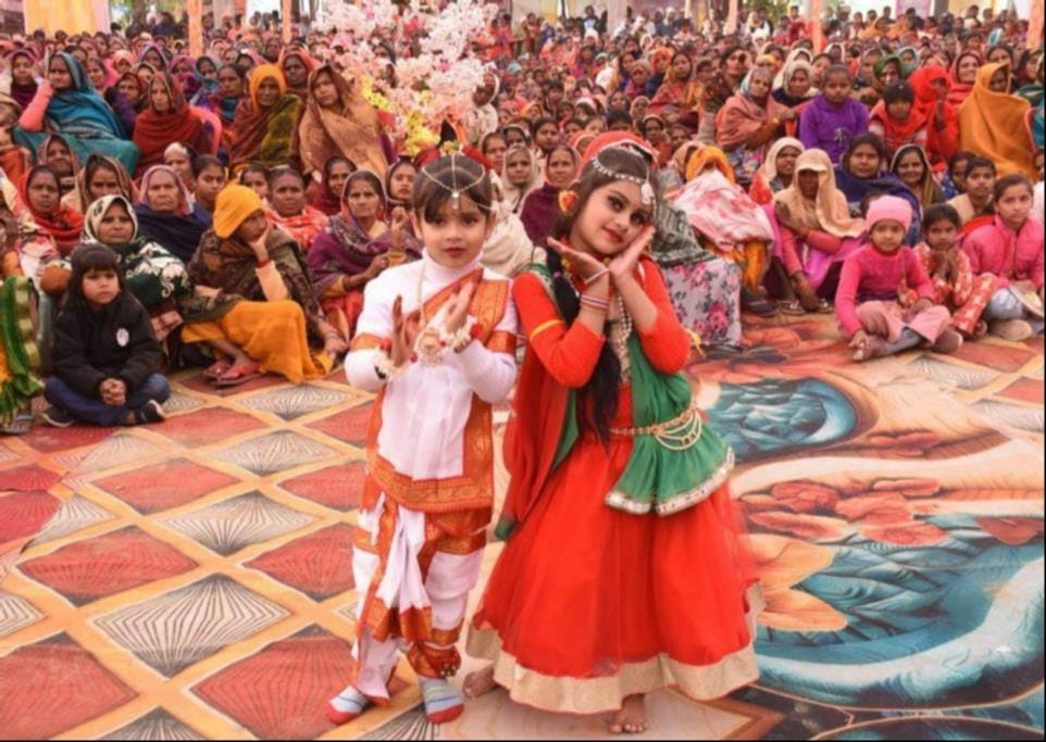 फोटो-21-विभिन्न प्रतियोगिताओं में विजयी प्रतिभागियों के साथ भाजपा जिलाध्यक्ष, अध्यक्ष प्रतिनिधि