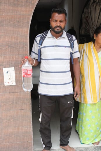 जनकपुरी गली नबंर छह में सड़क पर जमा सिवरेज का पानी। संवाद जनकपुरी गली नबंर छह में सड़क पर जमा सिवरेज का पानी। संवाद