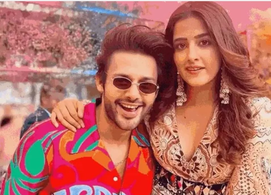 लेक सिटी उदयपुर में कृति सेनन की बहन की शादी के फंक्शन शुरू, रैफल्स होटल में 3 दिन चलेगा जश्न