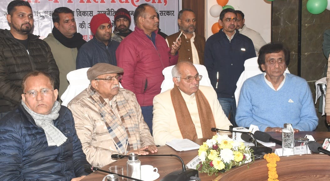 मेरठ..कंवलजीत..विकास भवन में प्रभारी मंत्री धर्मपाल सिंह को सम्मानित करते विधायक व महापौर...... मेरठ..कंवलजीत..विकास भवन में प्रभारी मंत्री धर्मपाल सिंह को सम्मानित करते विधायक व महापौर......
