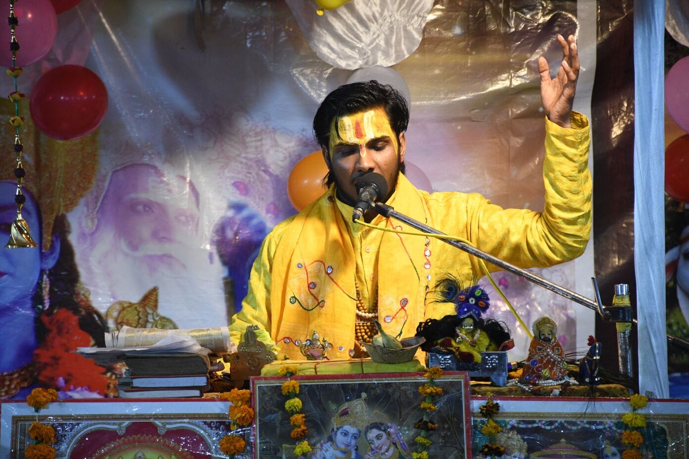 बाल लीलाओं के प्रसंग सुन भक्त हुए मंत्रमुग्ध बाल लीलाओं के प्रसंग सुन भक्त हुए मंत्रमुग्ध