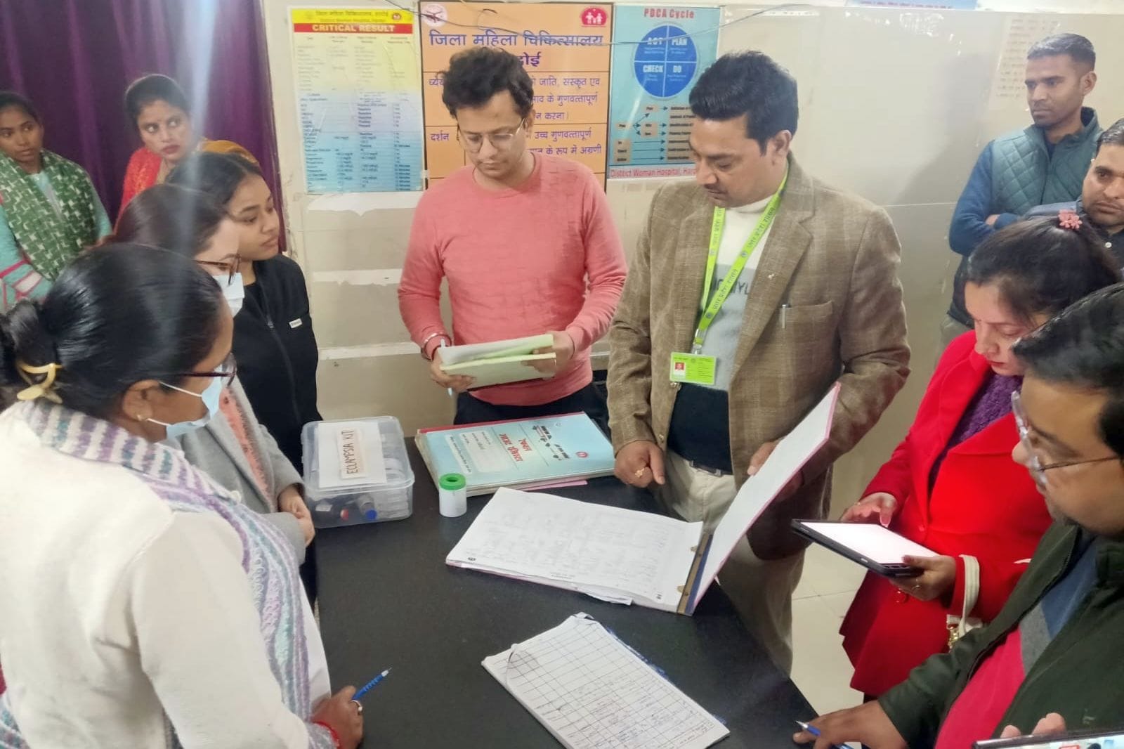 फोटो- 22- दवा पर पड़ी एक्सपायरी डेट। संवाद फोटो- 22- दवा पर पड़ी एक्सपायरी डेट। संवाद