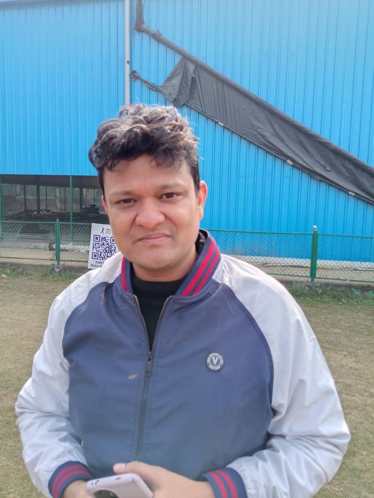 गेम सिटी एरेना में डब्लूपीएल के ट्रायल देती महिला क्रिकेटर गेम सिटी एरेना में डब्लूपीएल के ट्रायल देती महिला क्रिकेटर