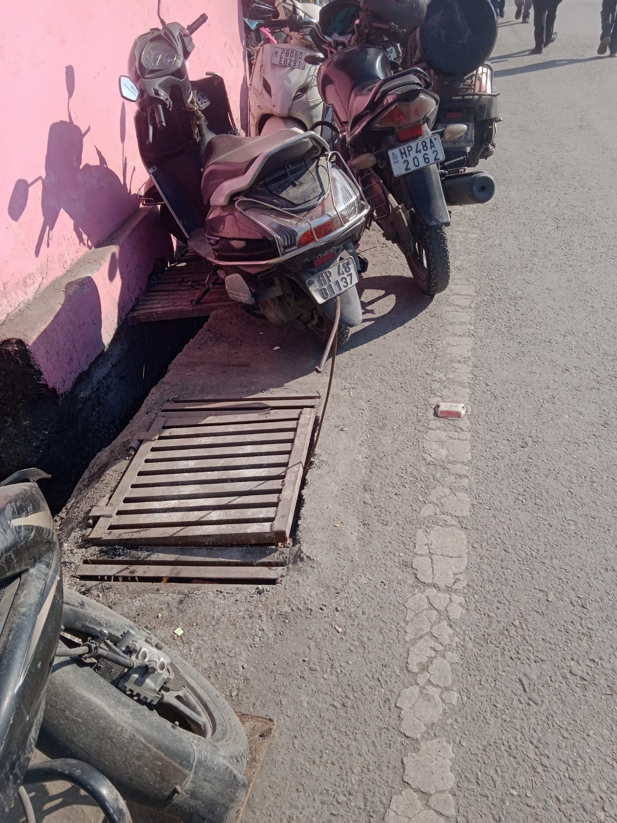 मंगला पंचायत के लिए बने टैंको में अभी तक नहीं डाला गया पानी। संवाद। मंगला पंचायत के लिए बने टैंको में अभी तक नहीं डाला गया पानी। संवाद।